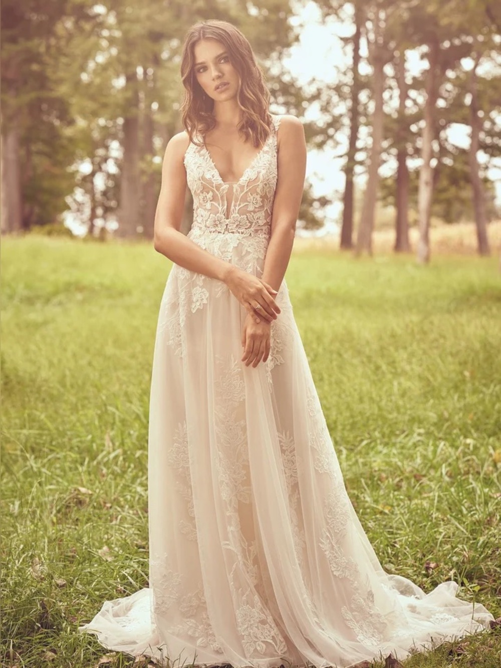 Lillian West #66063 Wedding Dress with Embroidered Flowers - Size 4 - Picture 10 of 11